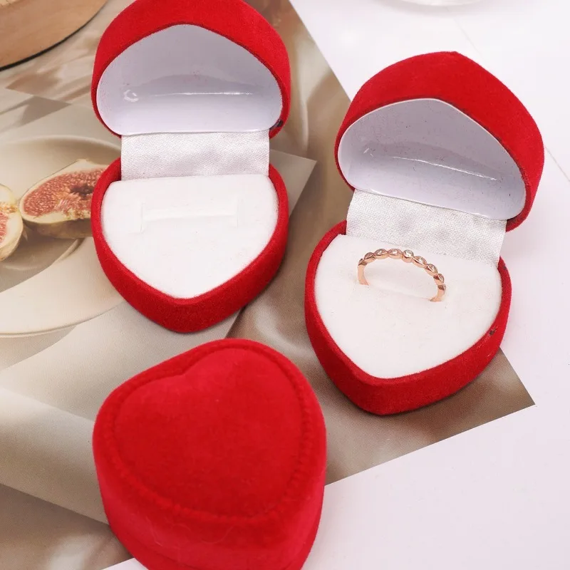 Red Flocking Heart Shape Ring  - Ring Binder Box reseña y precio
